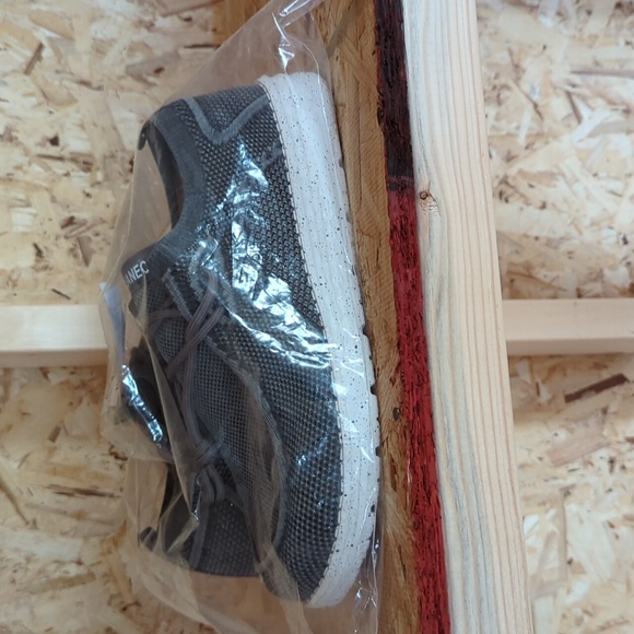 Yojaneo Slip On Shoes - Picture 1 of 7